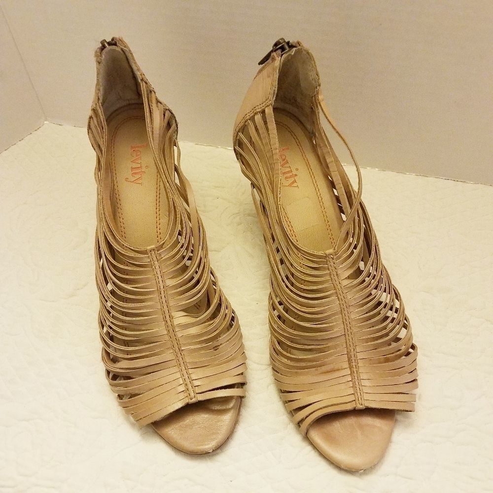 3/$15 Levity Tan Leather Strappy Sandals Sz 8M